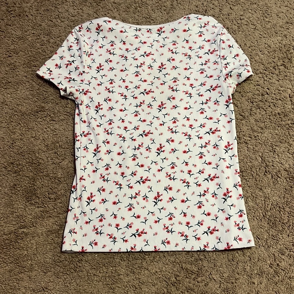 Floral tee - Picture 2 of 3